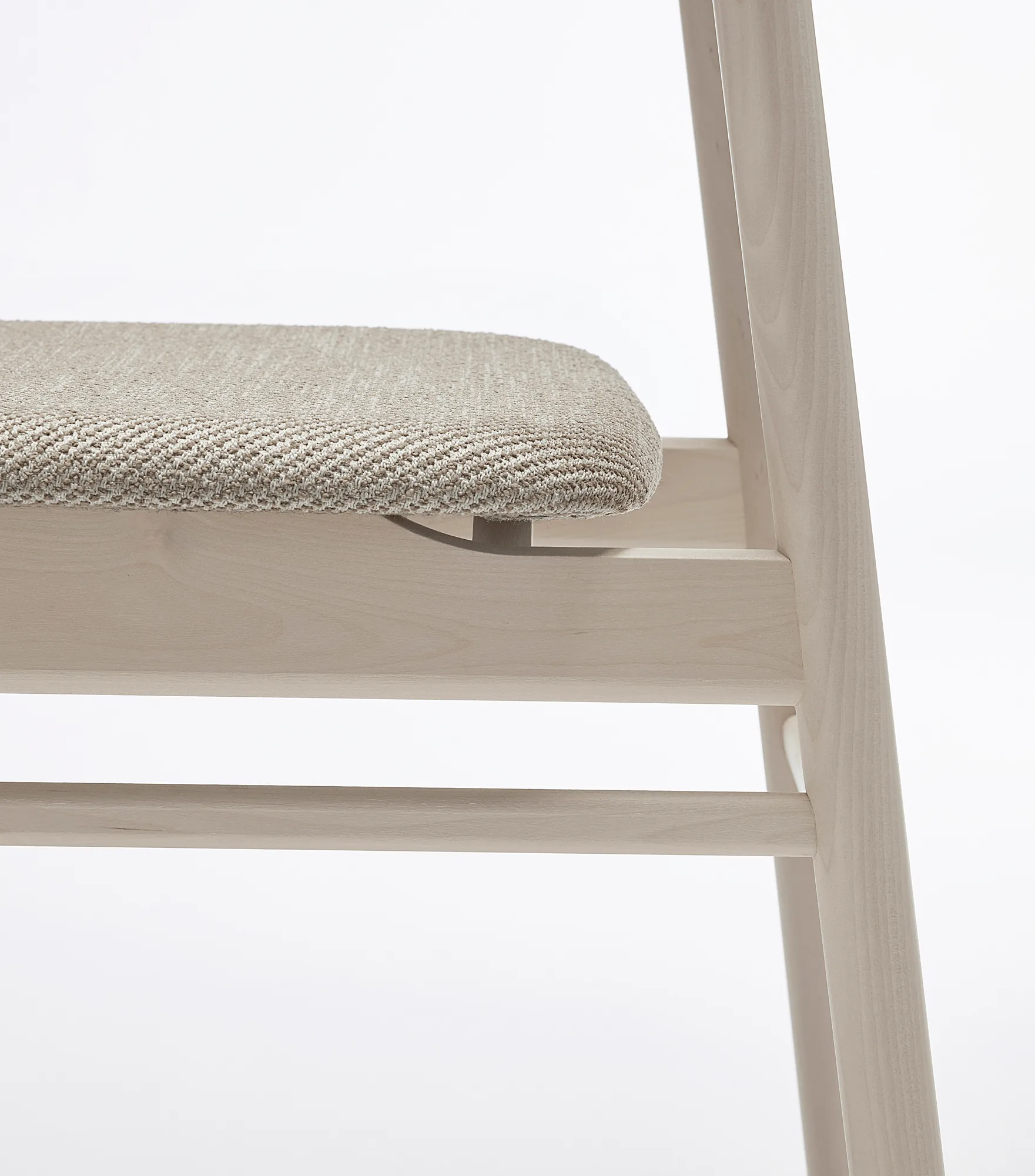 Prima Vista chair white-oiled birch, Textile Atto Driftwood V3576/01 grey Stolab