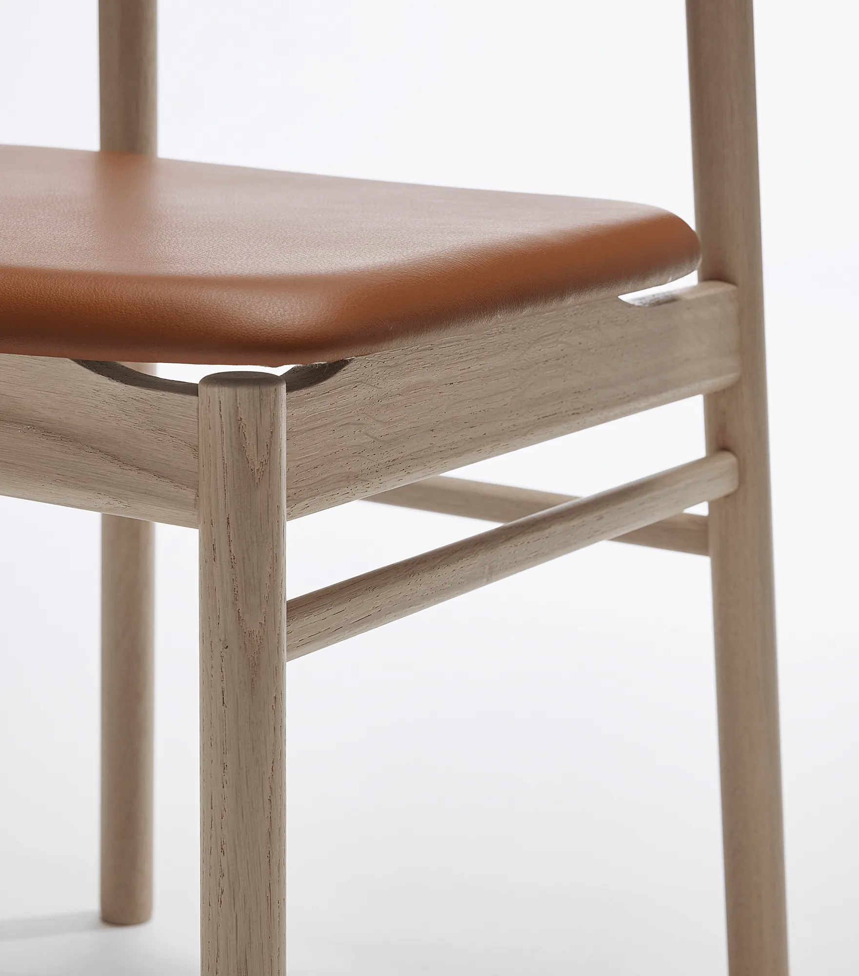 Prima Vista chair white-oiled oak, Leather Elmosoft 43807 cognac Stolab
