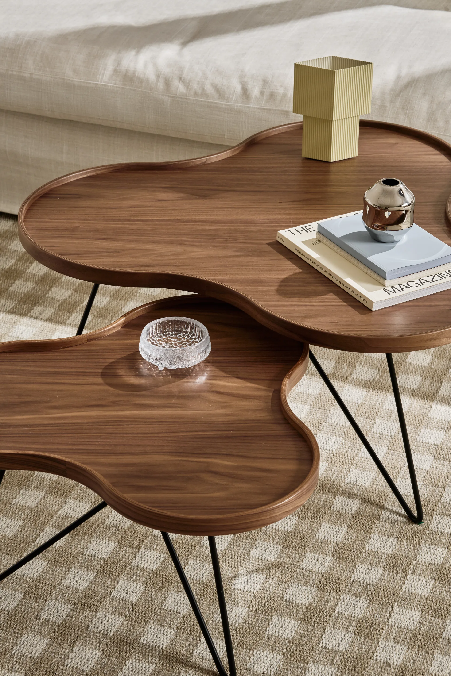 Flower mono table Special Edition 62x66 cm, H39 cm-lacquered walnut-black lacquered steel Swedese