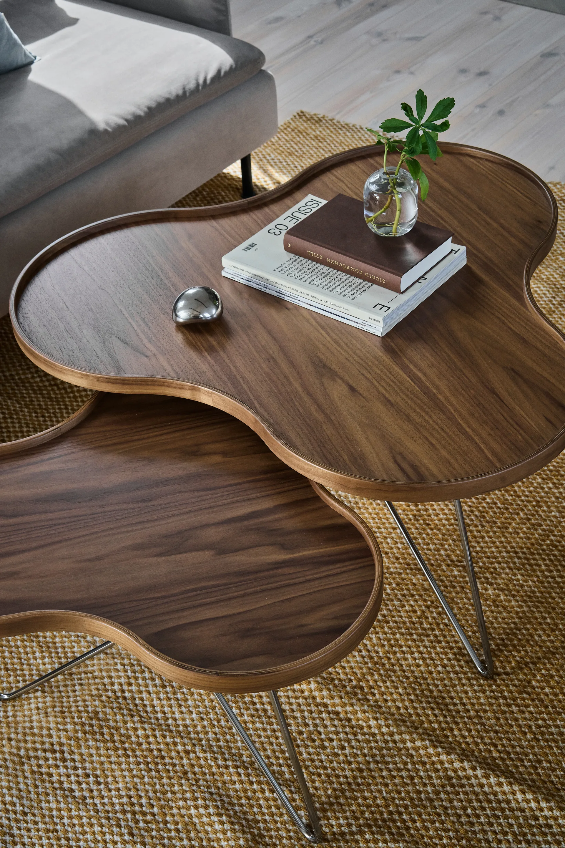 Flower mono table Special Edition 62x66 cm, H39 cm-lacquered walnut-chromed steel Swedese