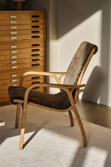 Laminett arm chair oiled oak/sheep skin - Sahara (nougat brown) - Swedese