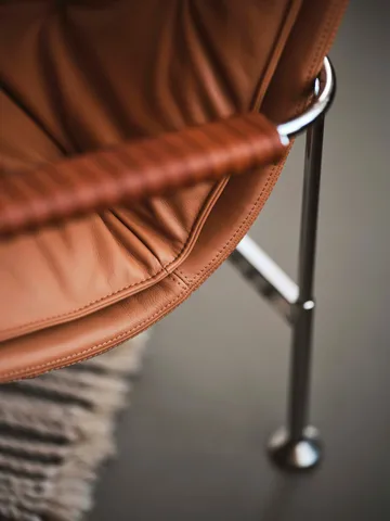 Serpentine armchair - Leather Elmo Soft Light Brown-chrome-tärnsjö Cognac - Swedese