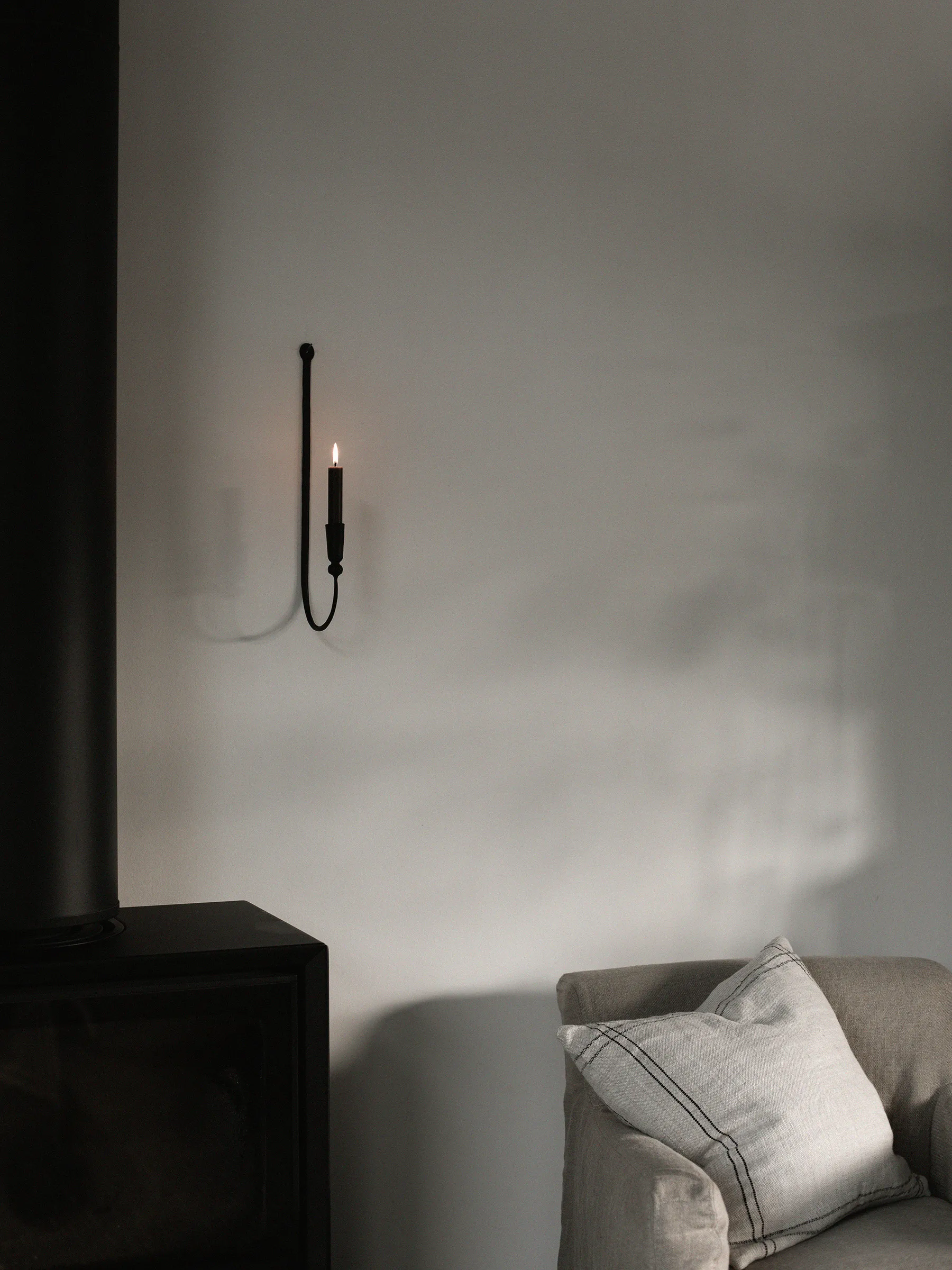Boule wall candle holder, Black Tell Me More