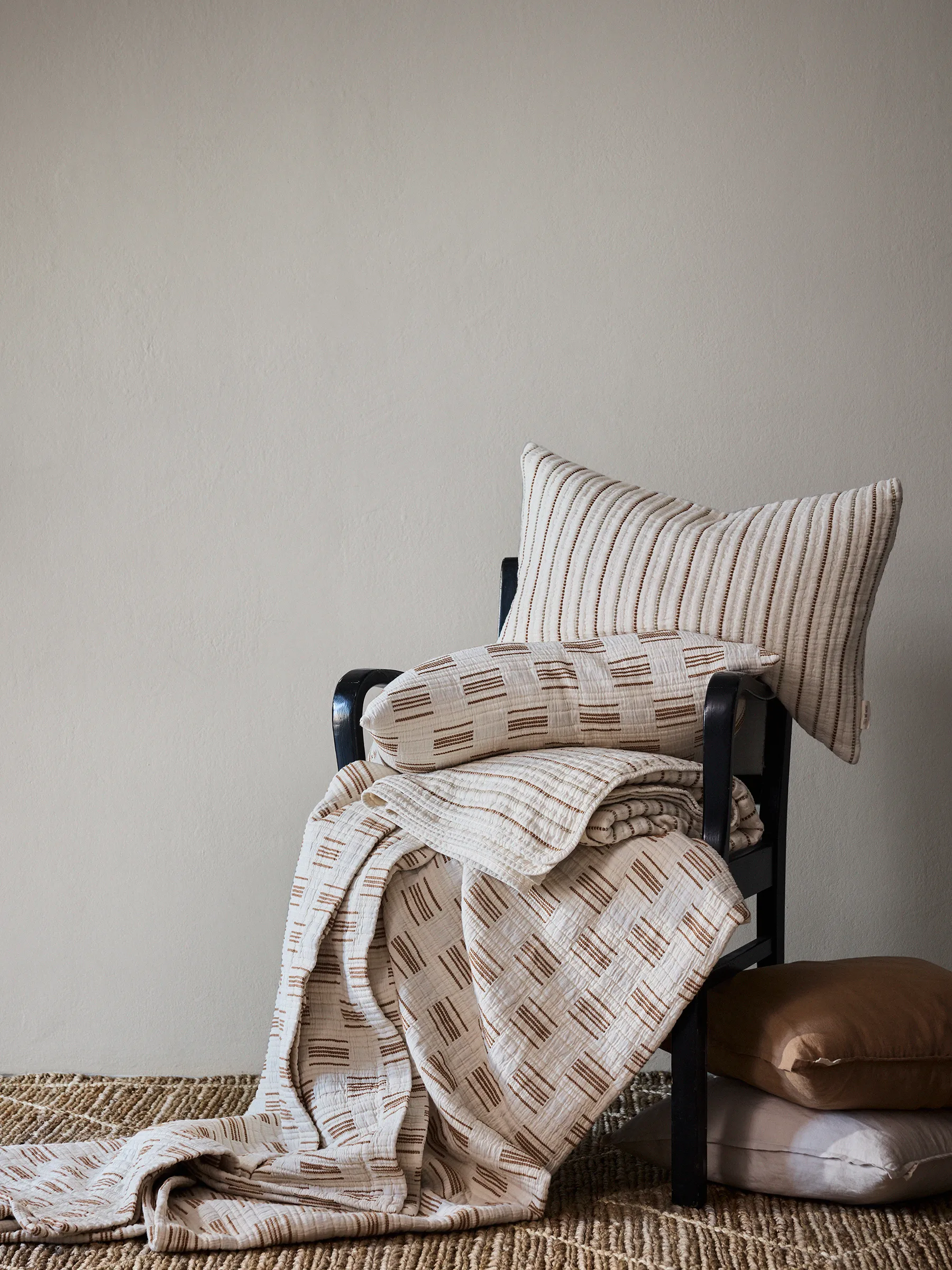 Julien cushion cover 40x60 cm, Off-white-rust red Tell Me More