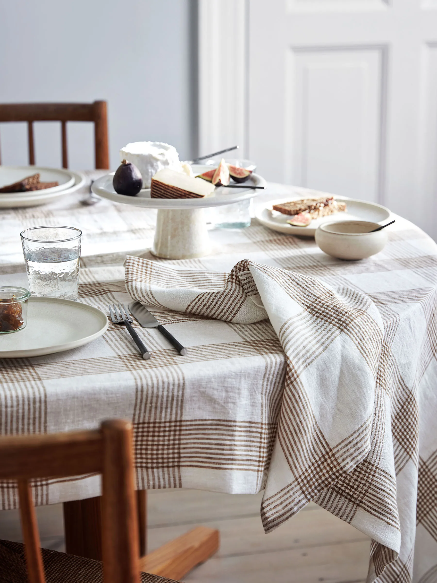 Odette tablecloth, Brown, 145x330 cm Tell Me More