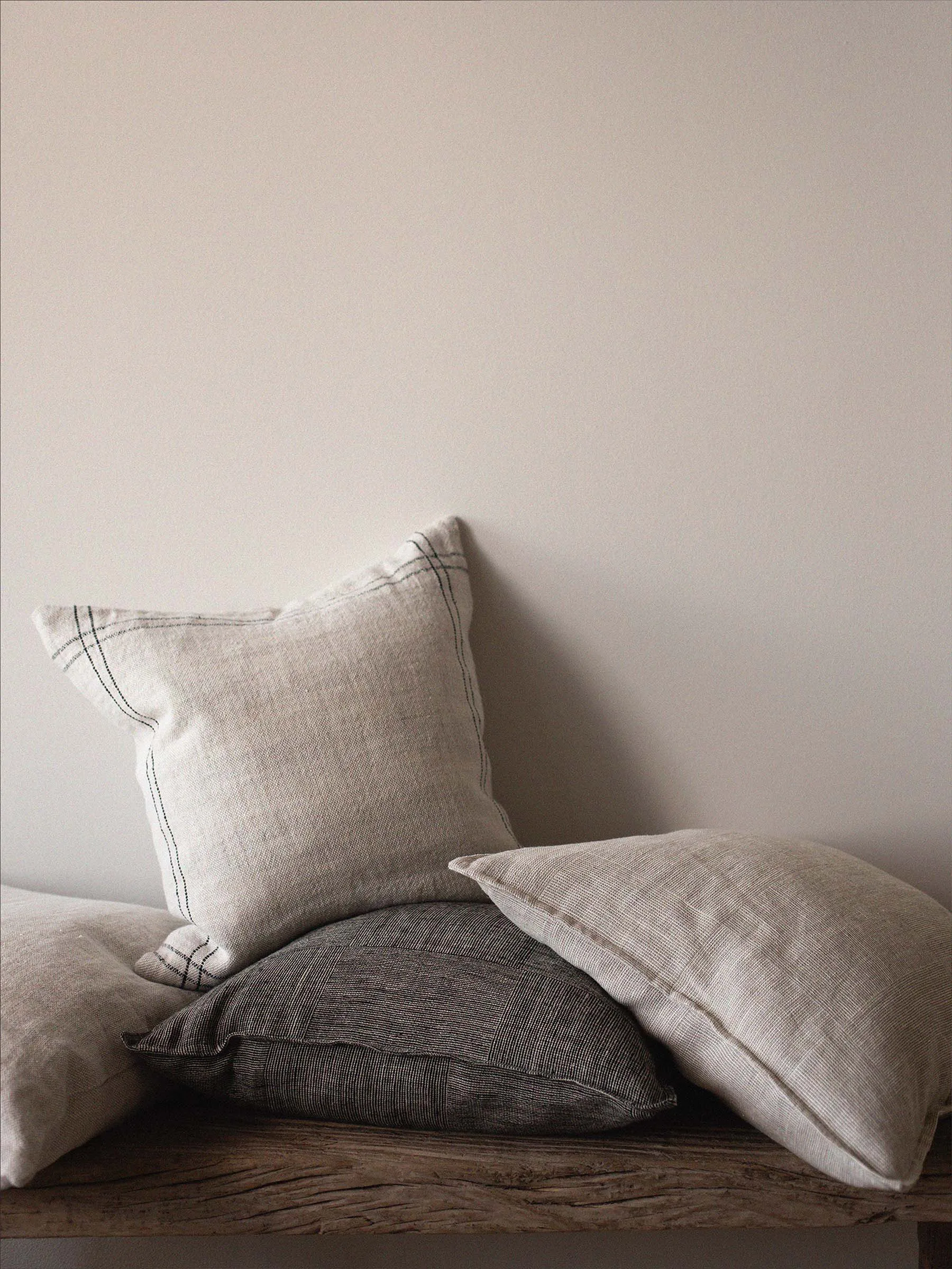 Theo cushion cover 50x50 cm, Black Tell Me More