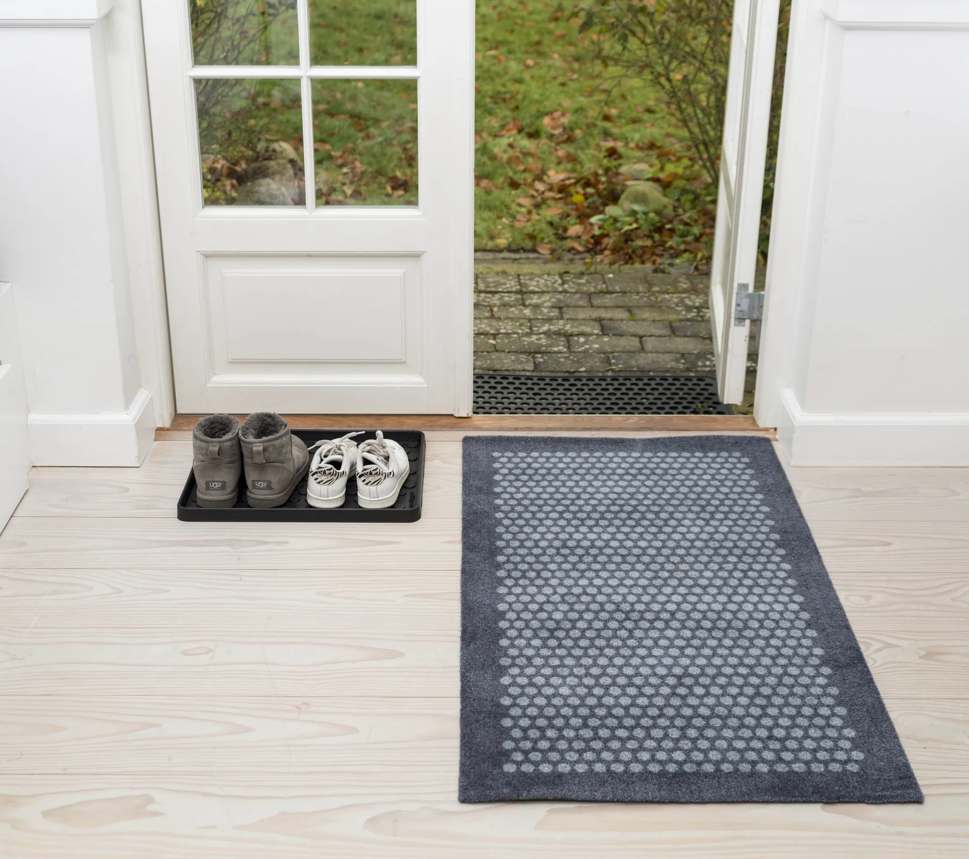 Dot rubber doormat, 60x90 cm tica copenhagen