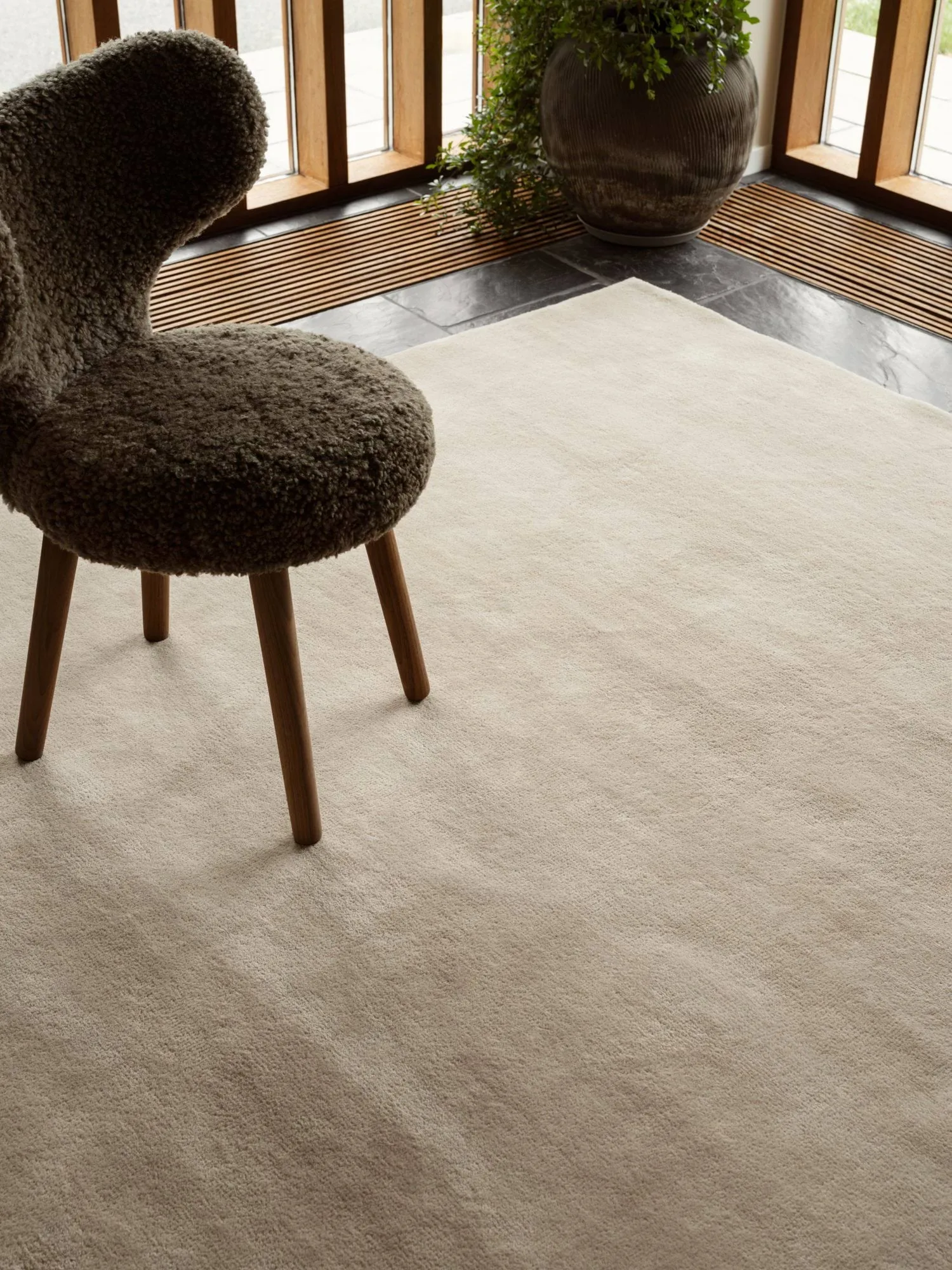 Liljehok wool rug, Beige, 250x350 cm Tinted