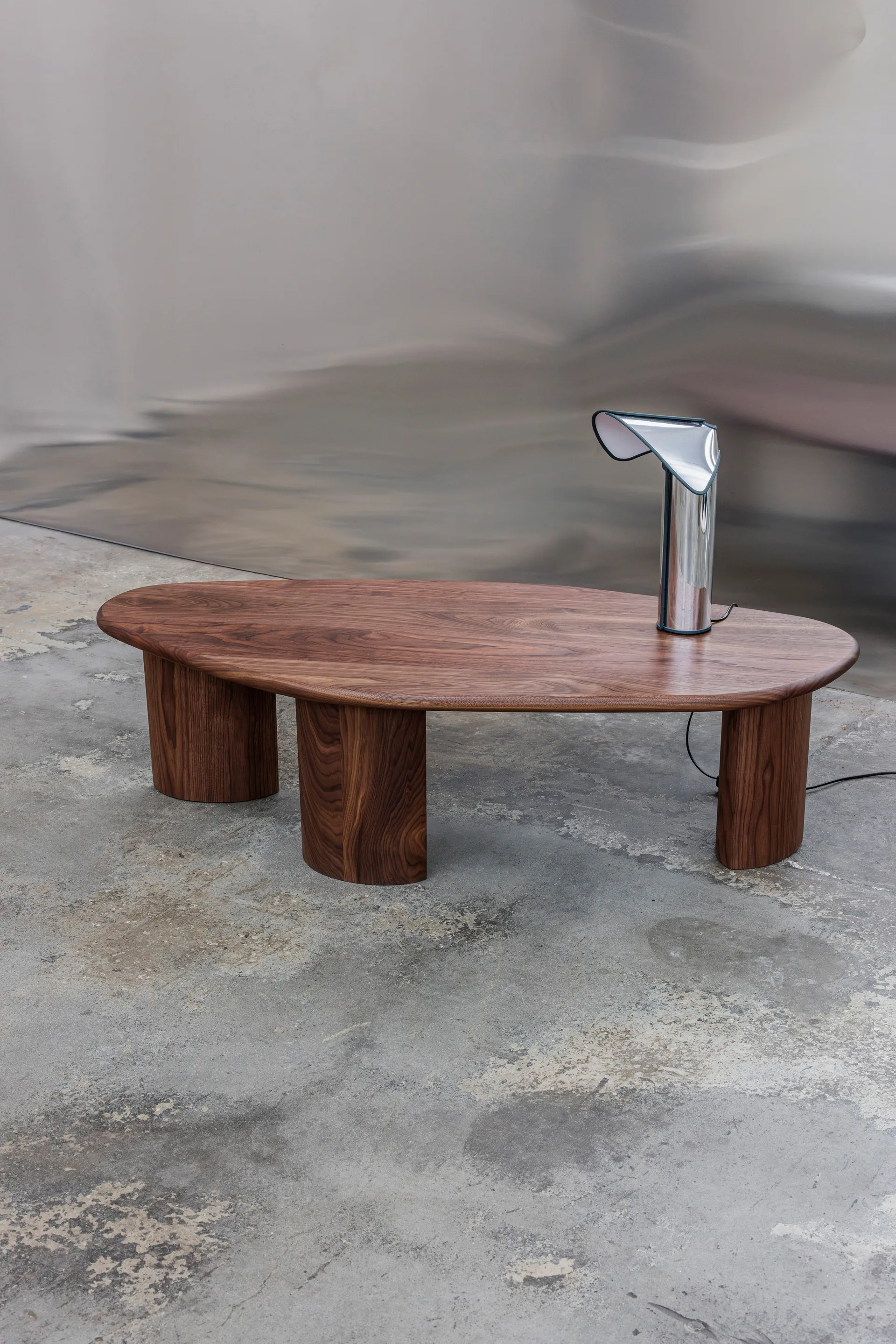 Lowe coffee table, Walnut dark brown Tinted