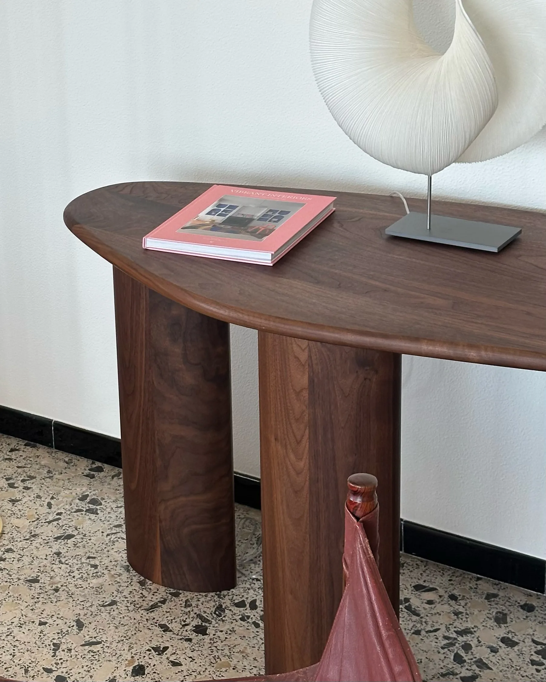 Lowe console table, Walnut dark brown Tinted