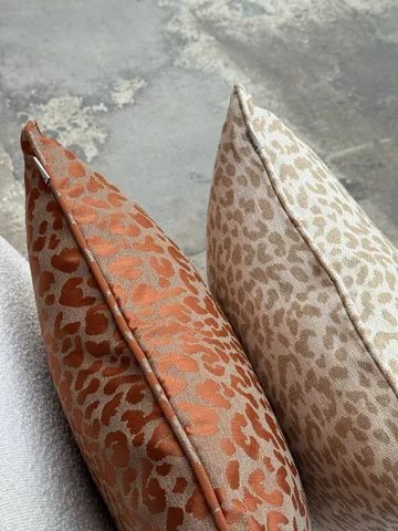 Norell cushion - Leopard beige-off white, 50x50 cm - Tinted