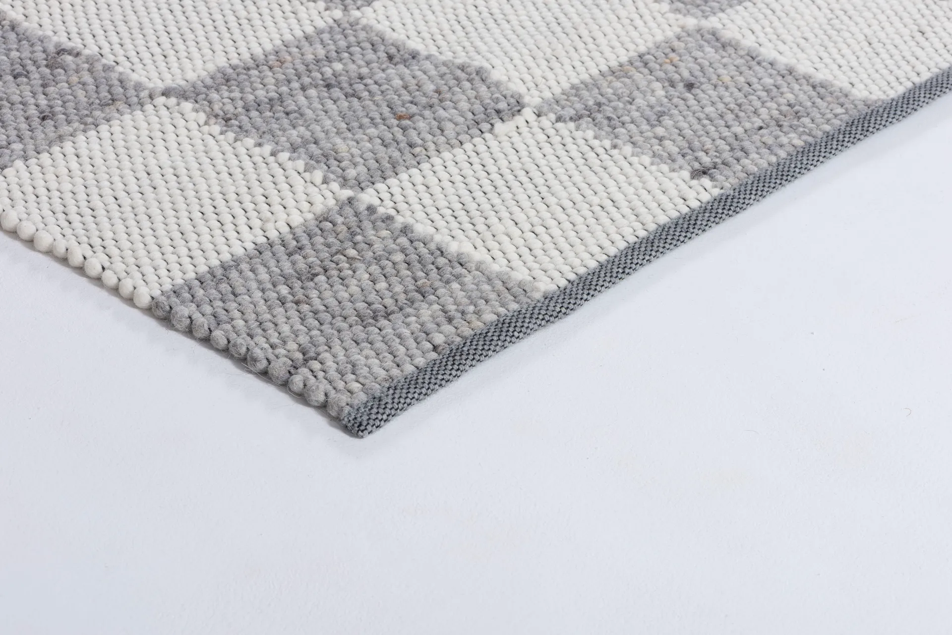 Gotland Design rug Special Edition, Silver-white no. 2418, 90x180 cm Tisca