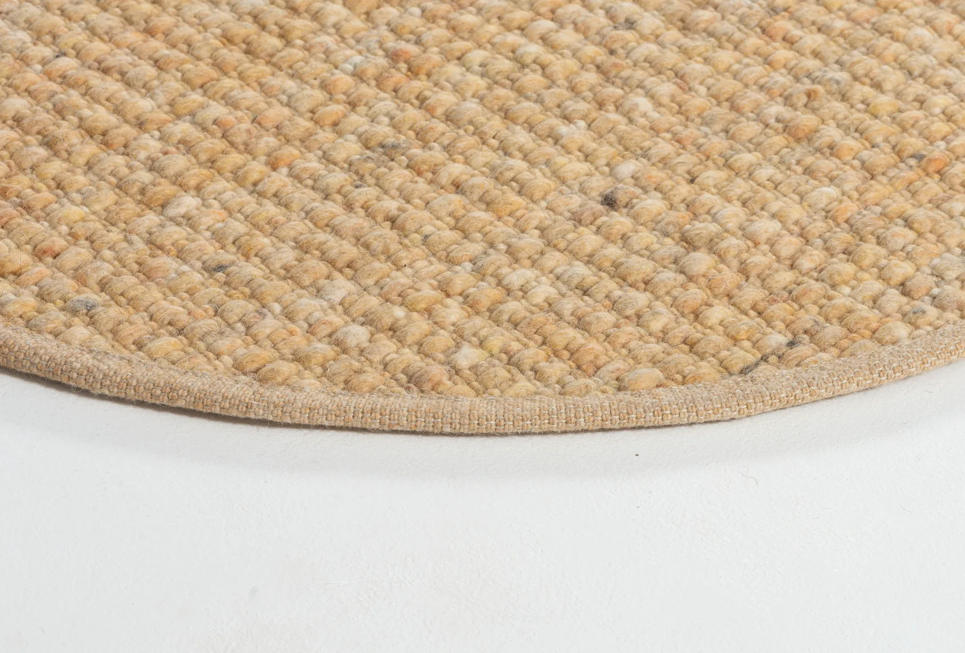 Greenland Swift round rug, Gold no. 261, Ø170 cm Tisca