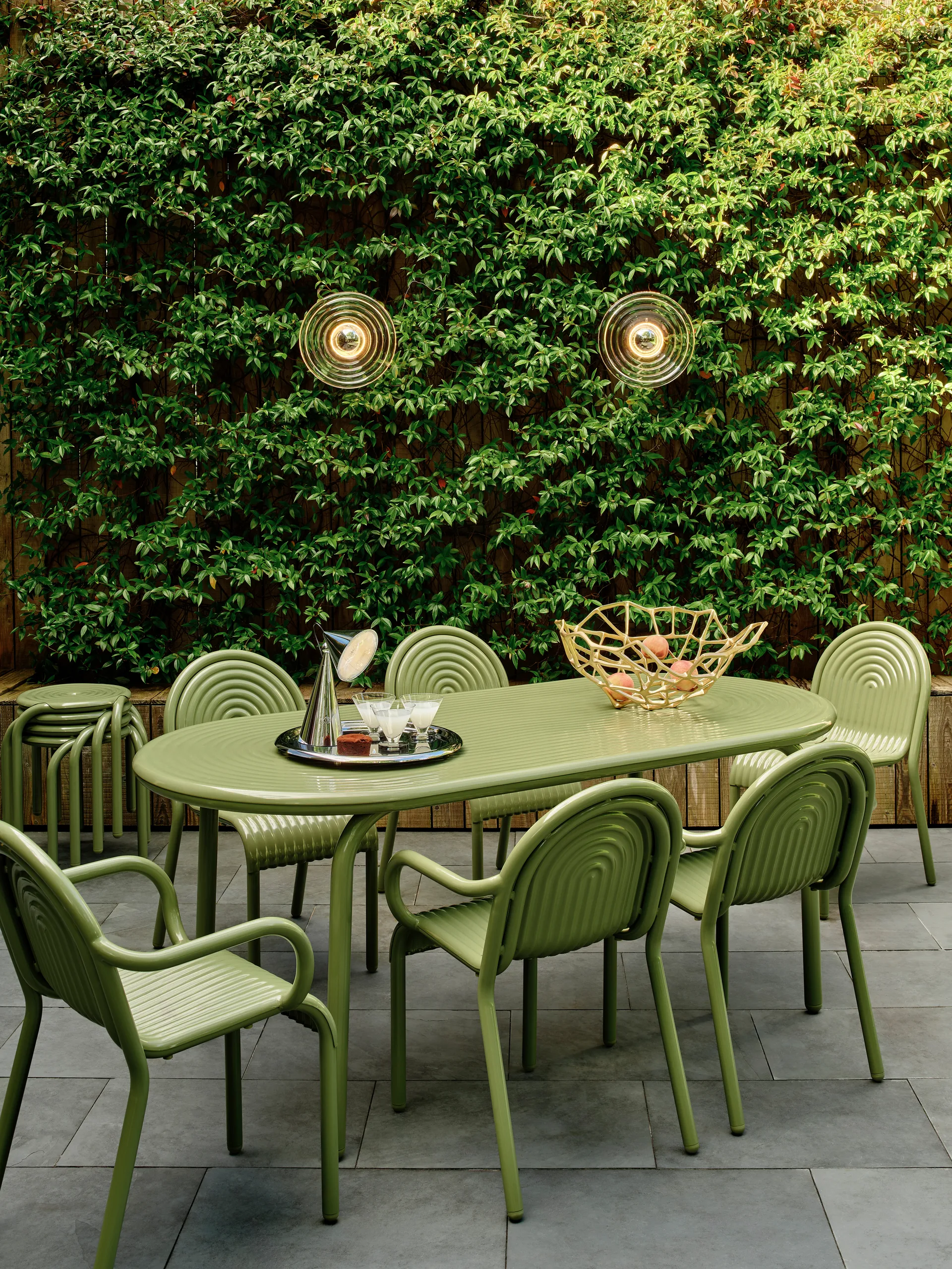 Groove armchair, Moss Tom Dixon