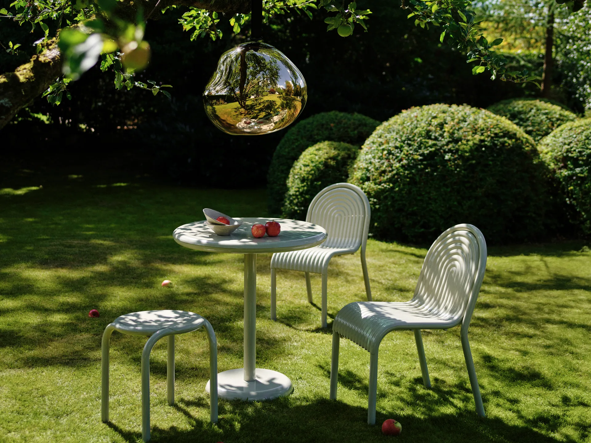 Groove café table round - Putty, Ø70 cm,  Tom Dixon