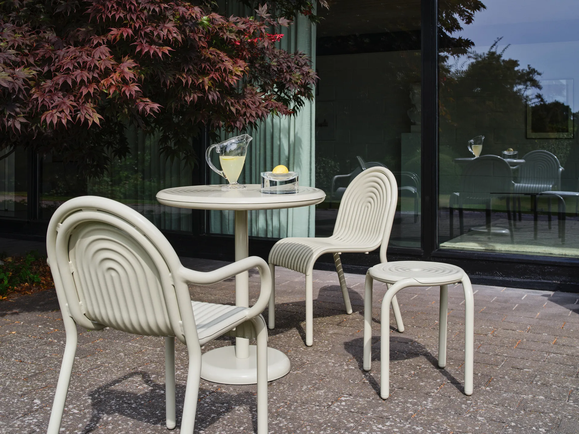 Groove café table round - Putty, Ø70 cm,  Tom Dixon