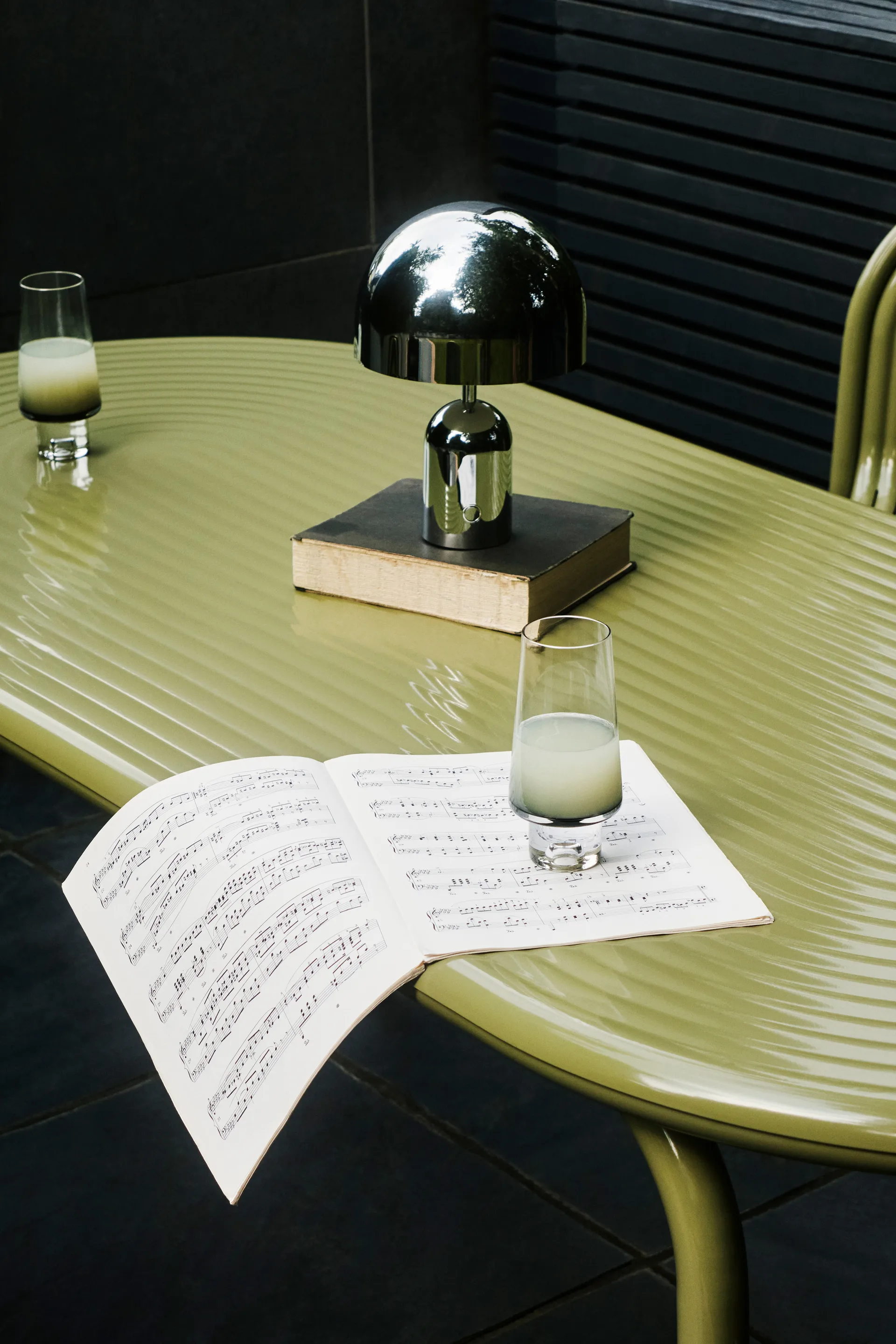 Groove Obround dining table - Moss, 86x186 cm,  Tom Dixon