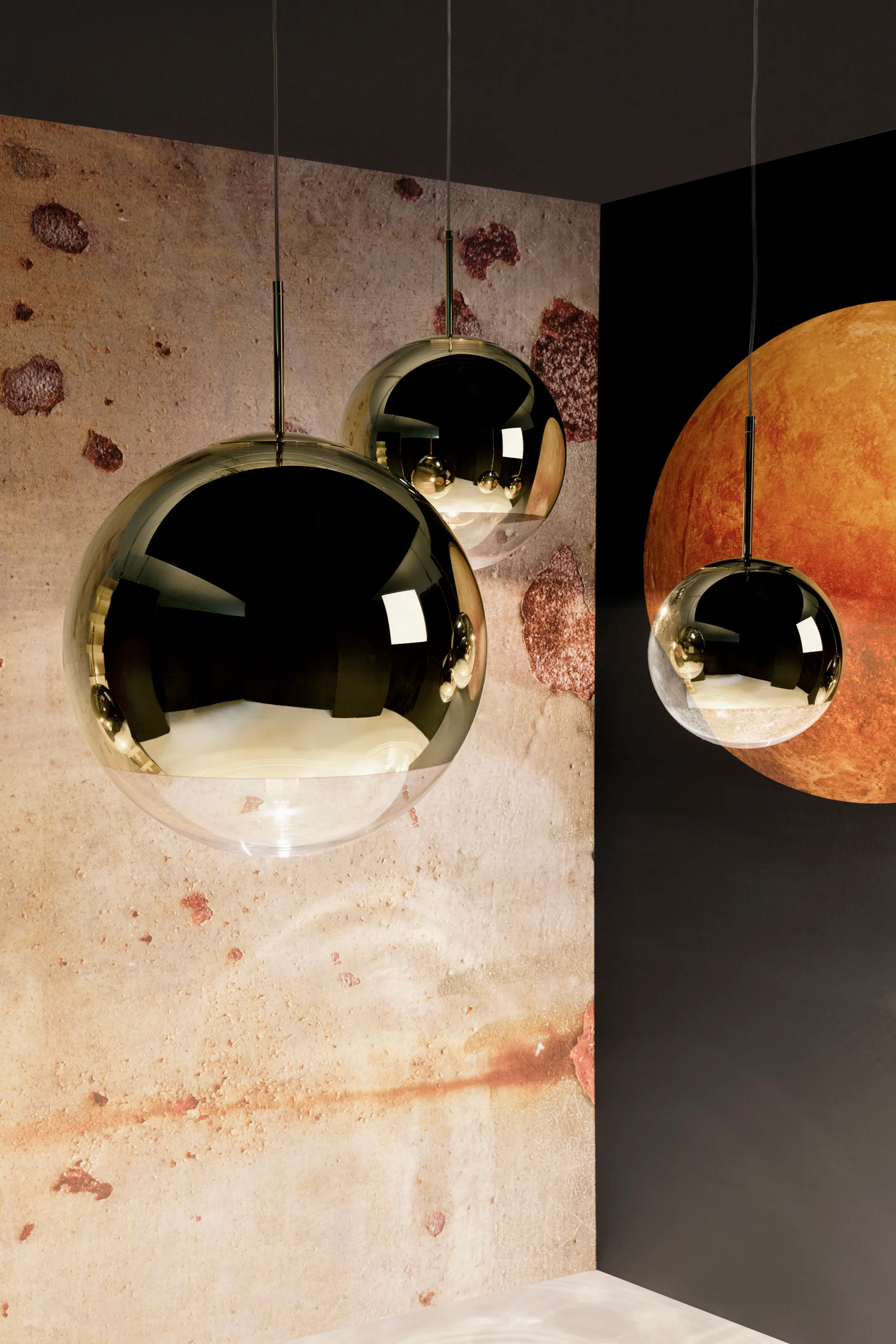 Mirror Ball pendant lamp LED Ø40 cm, Gold Tom Dixon
