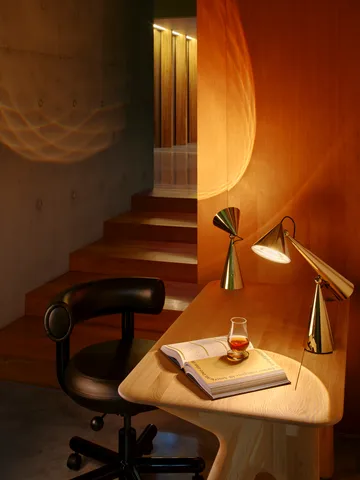 Pose Task LED table lamp - Gold - Tom Dixon