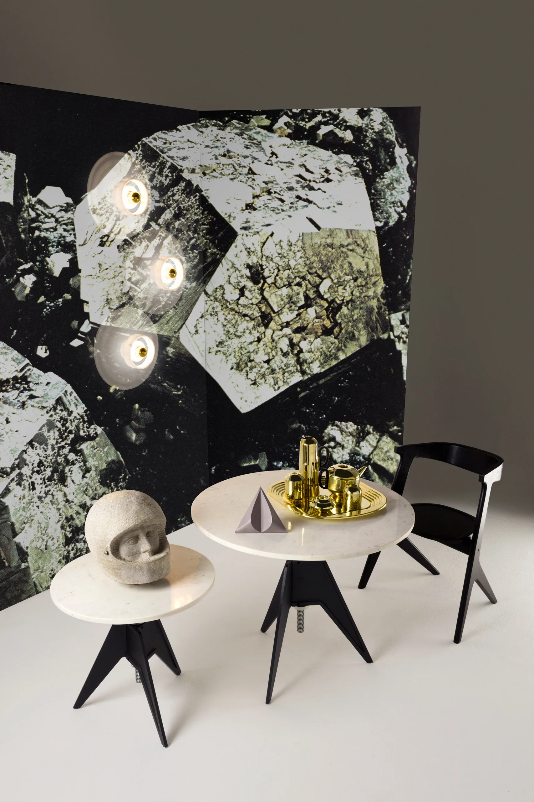 Screw café table Ø90 cm, White marble-cast iron Tom Dixon