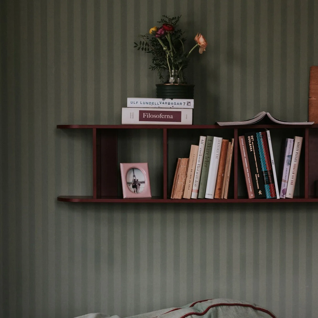 Flaneaur wall shelf 27x128 cm, Burgundy TÔNN furniture