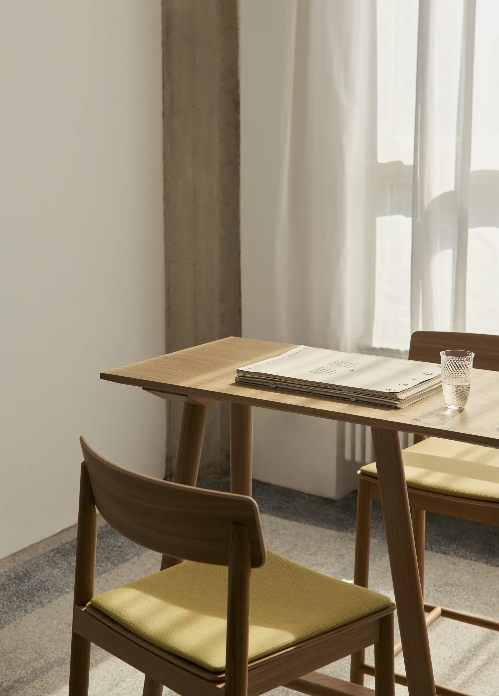 Betty TK17 Bar Chair 75 cm, Fuse 0421-laquered solid oak &Tradition