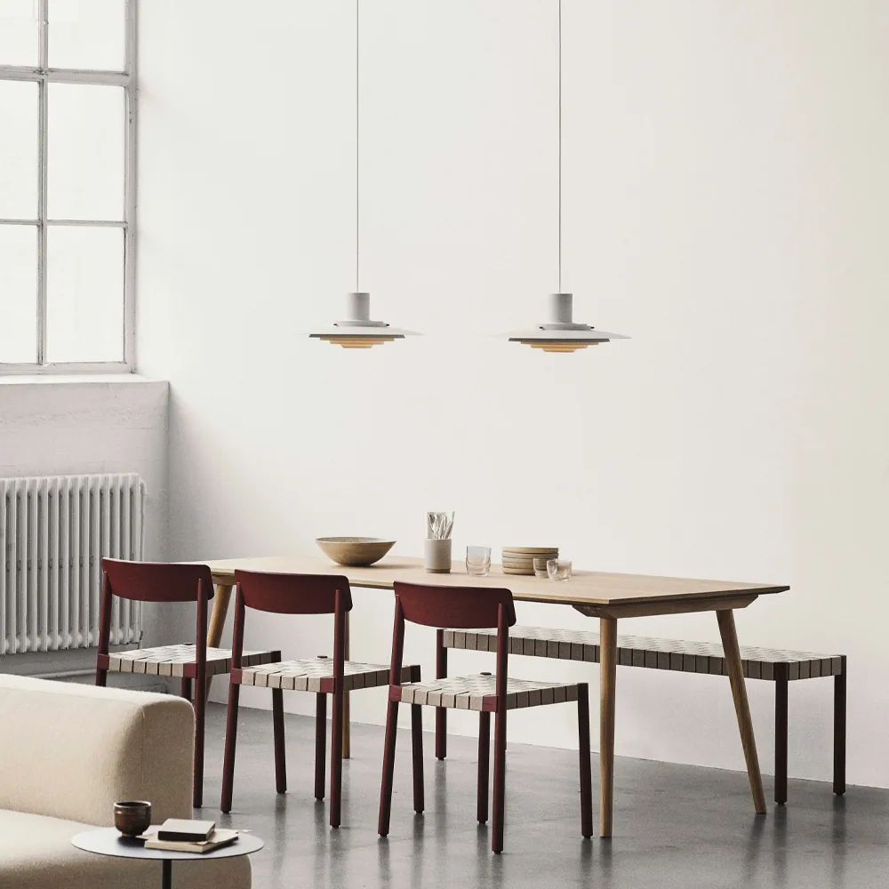 Betty TK5 bench, Black. black flätad linnebandsseat &Tradition