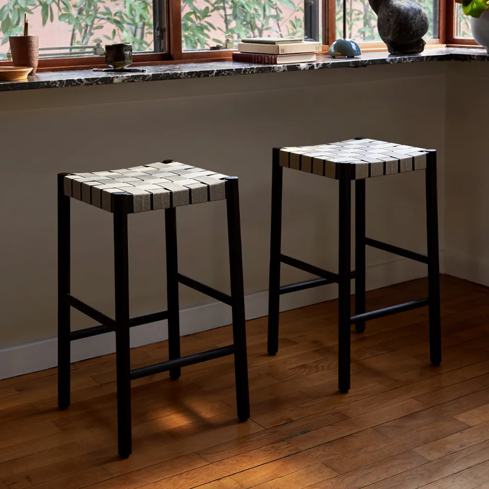 Betty TK7 barstool, Black, nature braided linen band seat &Tradition