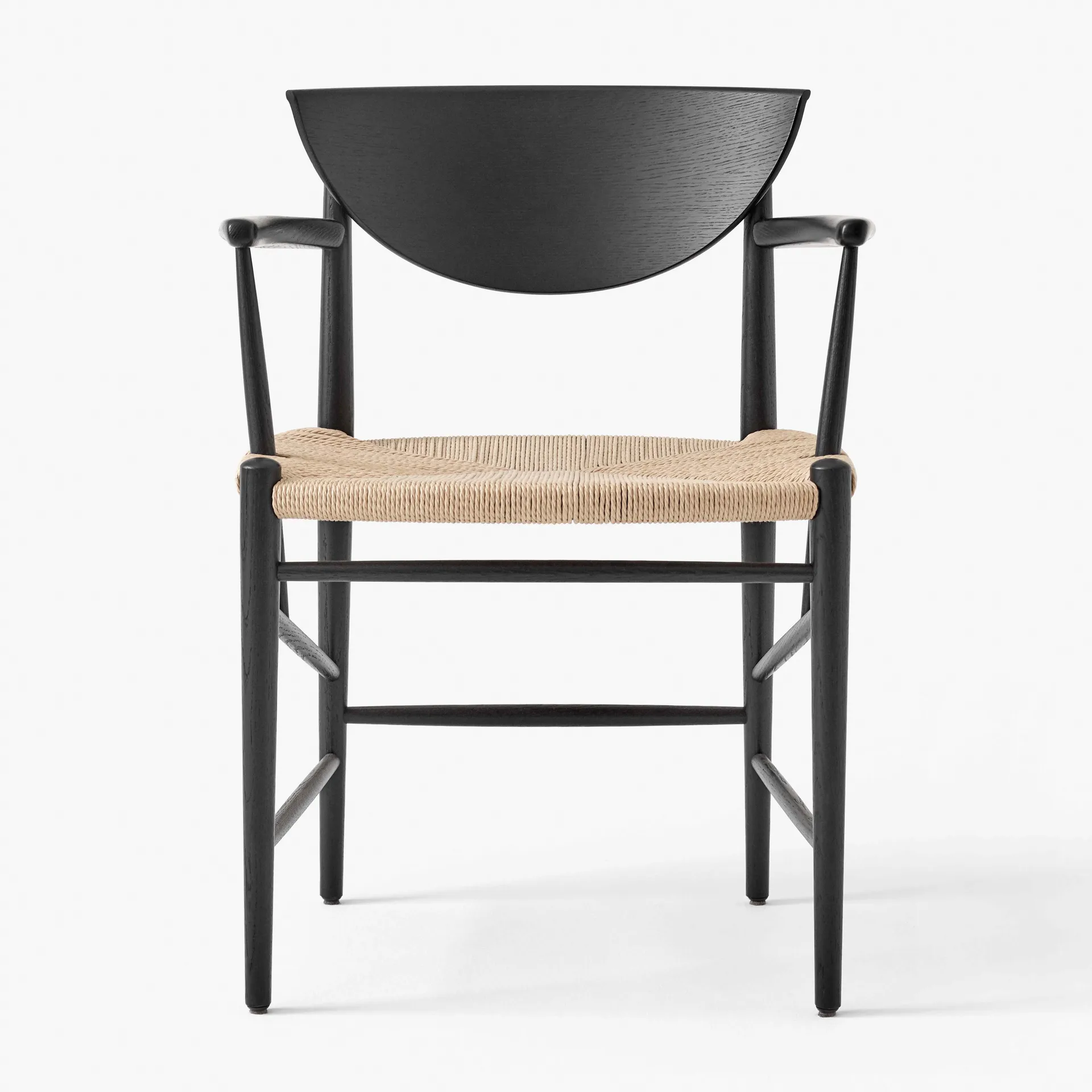 Drawn chair HM4 with armrest, Black oak &Tradition
