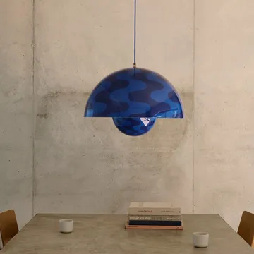 Flowerpot VP2 pendant lamp big - Cobalt blue-Twilight blue - &Tradition