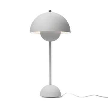 FlowerPot VP3 table lamp - matte light grey - &Tradition