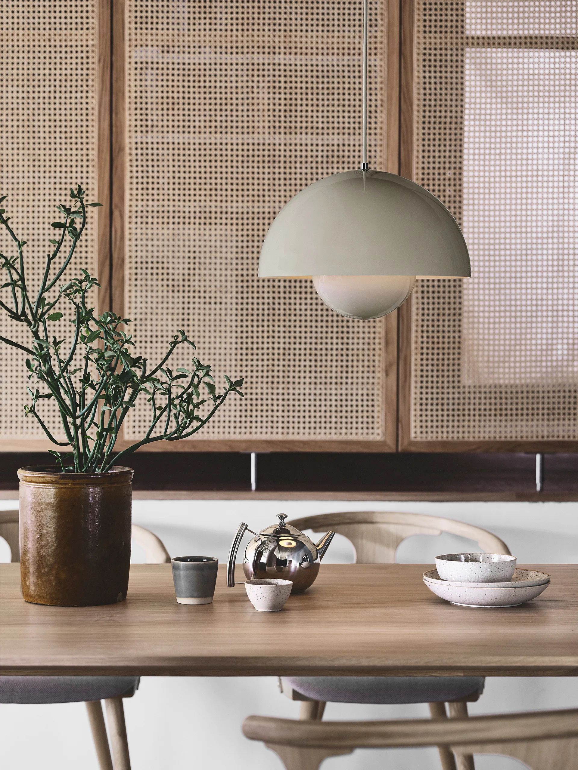 Flowerpot VP7 pendant lamp, grey-beige &Tradition