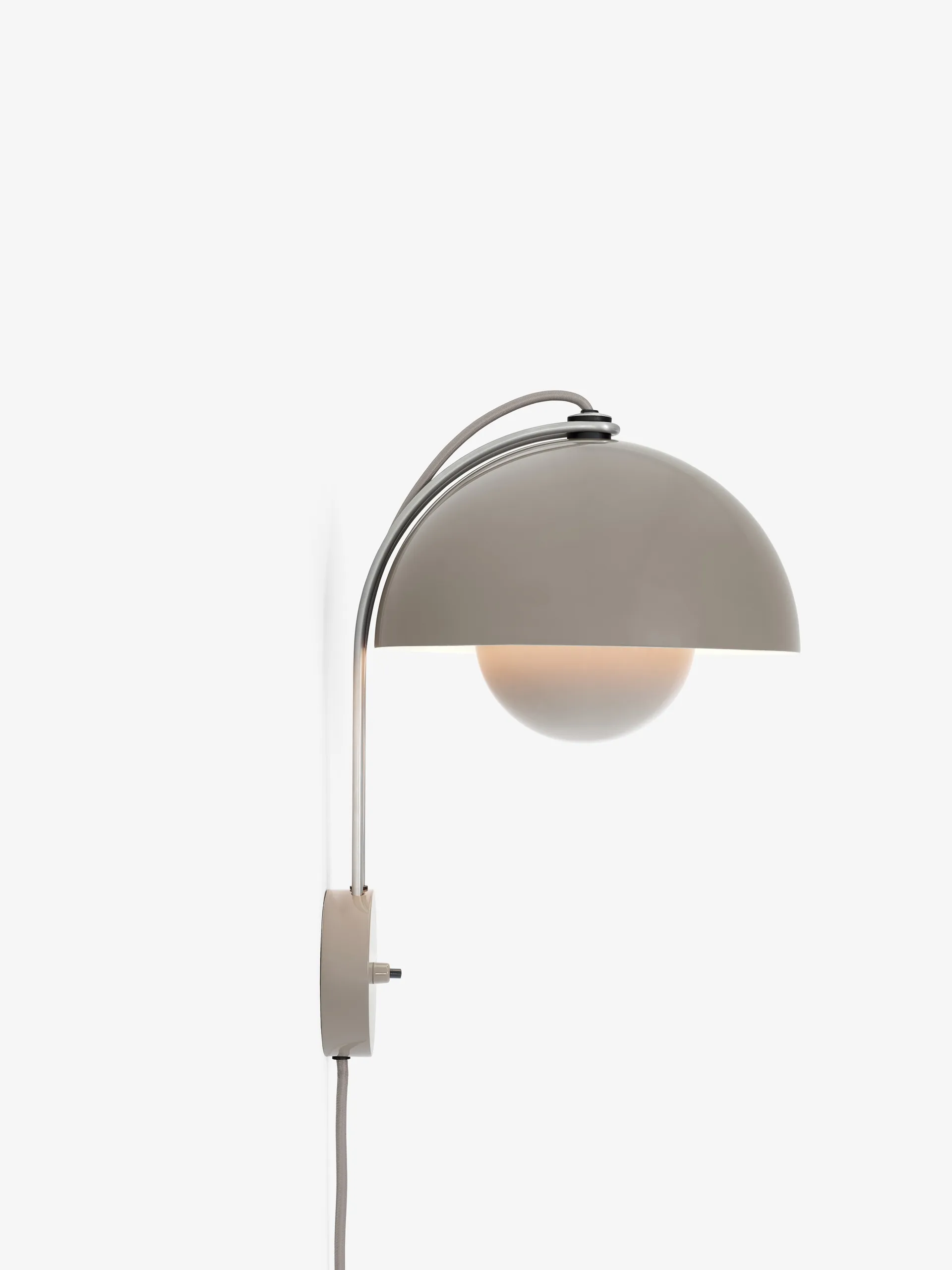 Flowerpot VP8 wall lamp, Grey beige &Tradition