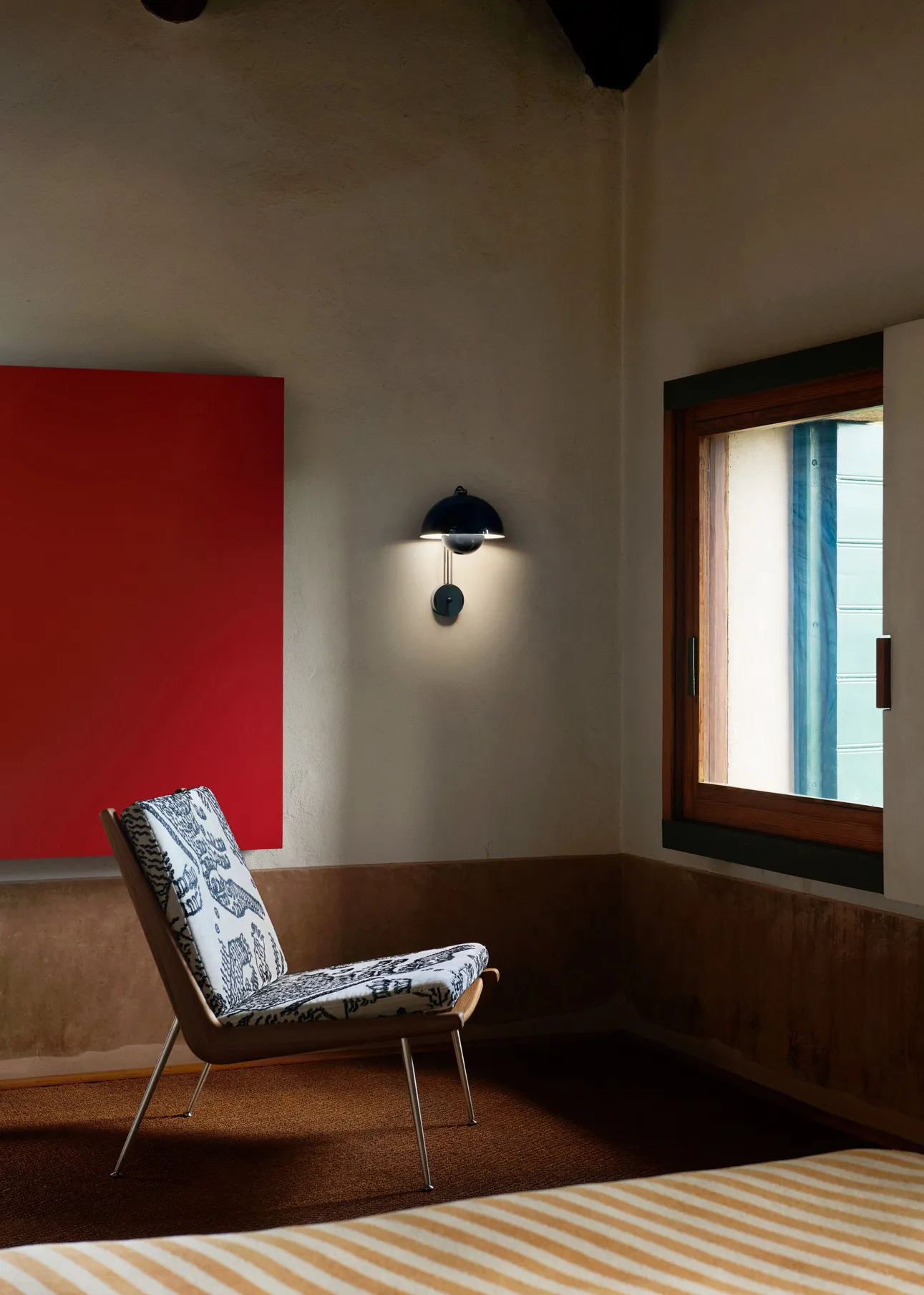 Flowerpot VP8 wall lamp, Steel blue &Tradition