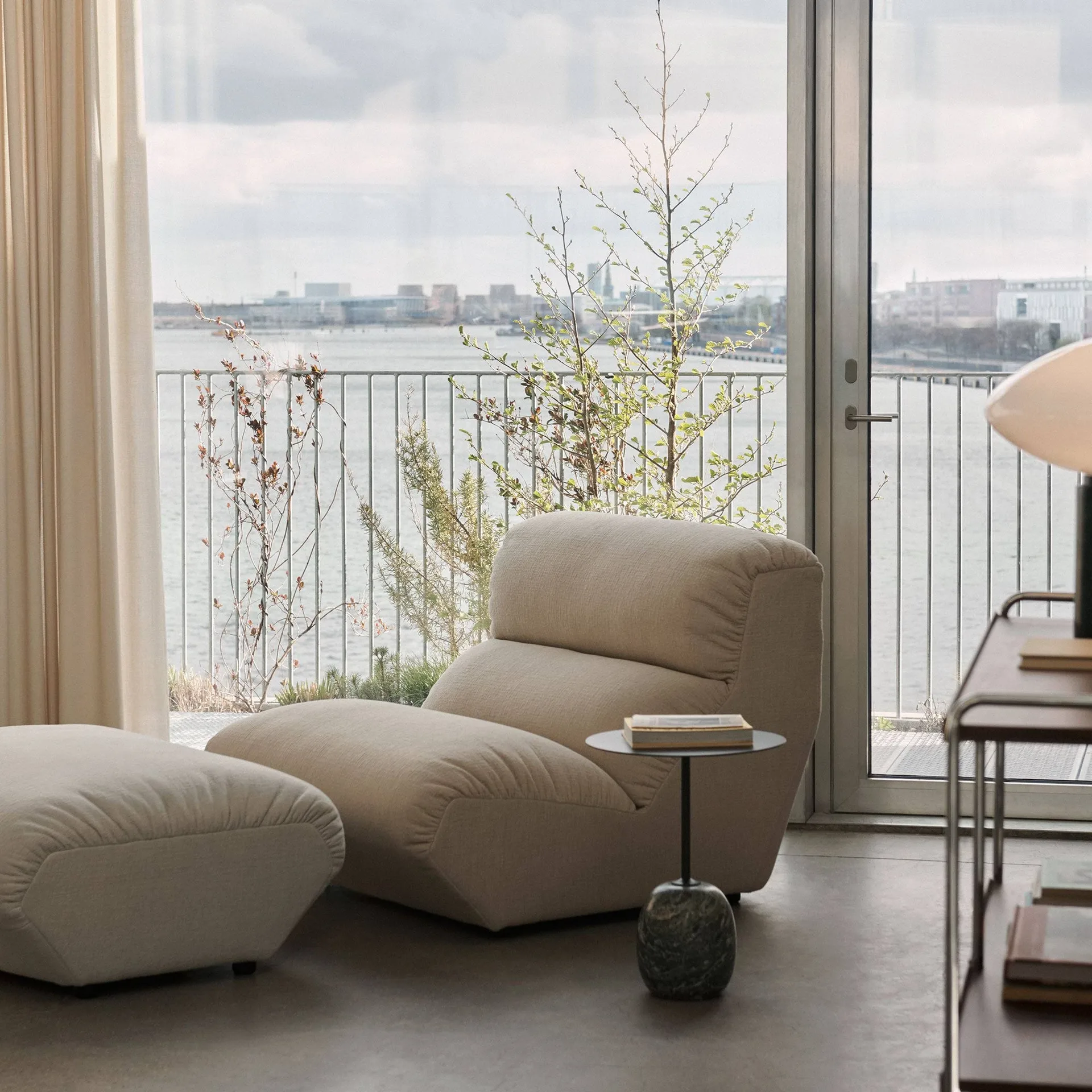 Hi Lo AV56 pouffe, Grain 61229 &Tradition