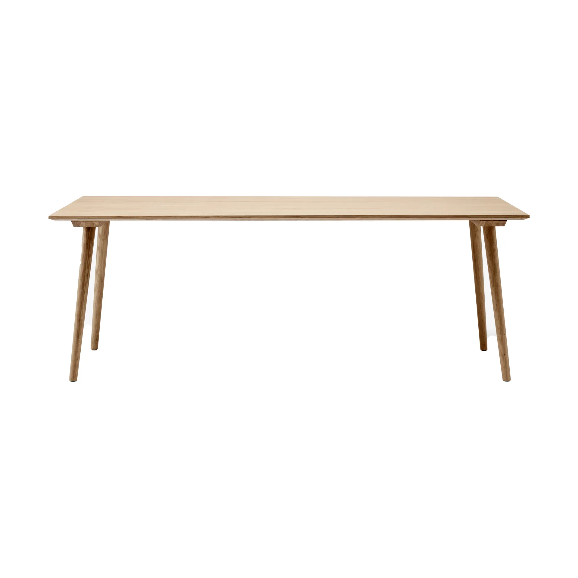 In Between table SK5, Clear lacquered oak &Tradition