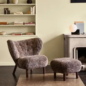 Little Petra ATD1 footstool - Sheepskin moonlight-oak legs oiled - &Tradition