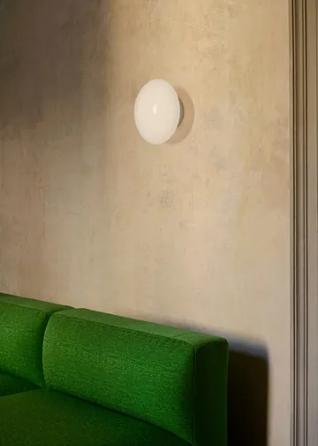 Mist AP22 ceiling/wall lamp Ø25 cm - White-opal glass - &Tradition