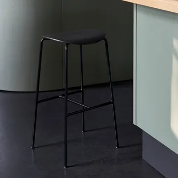 Pavilion AV37 counter stool 68 cm - Black-black lacquered oak - &Tradition