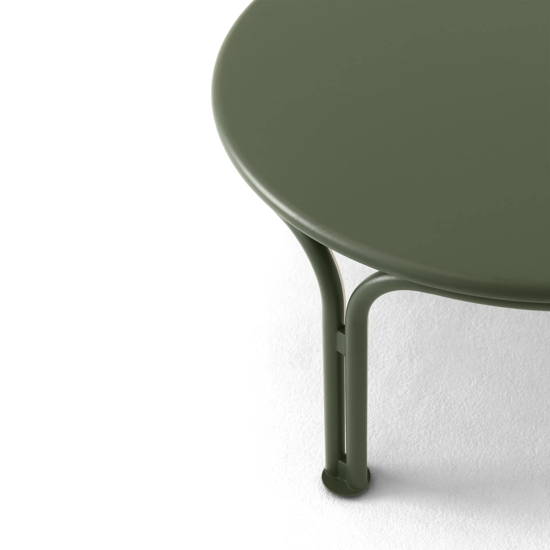 Thorvald SC108 coffee table, Bronze green, Ø70 cm &Tradition