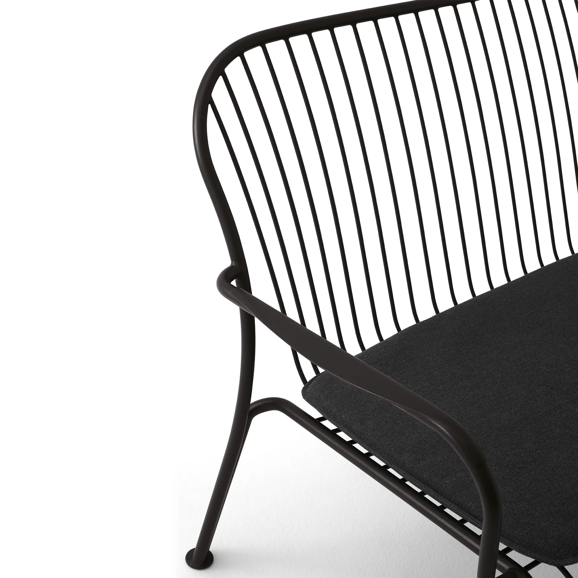 Thorvald SC110 lounge sofa, Warm black, 143 cm &Tradition