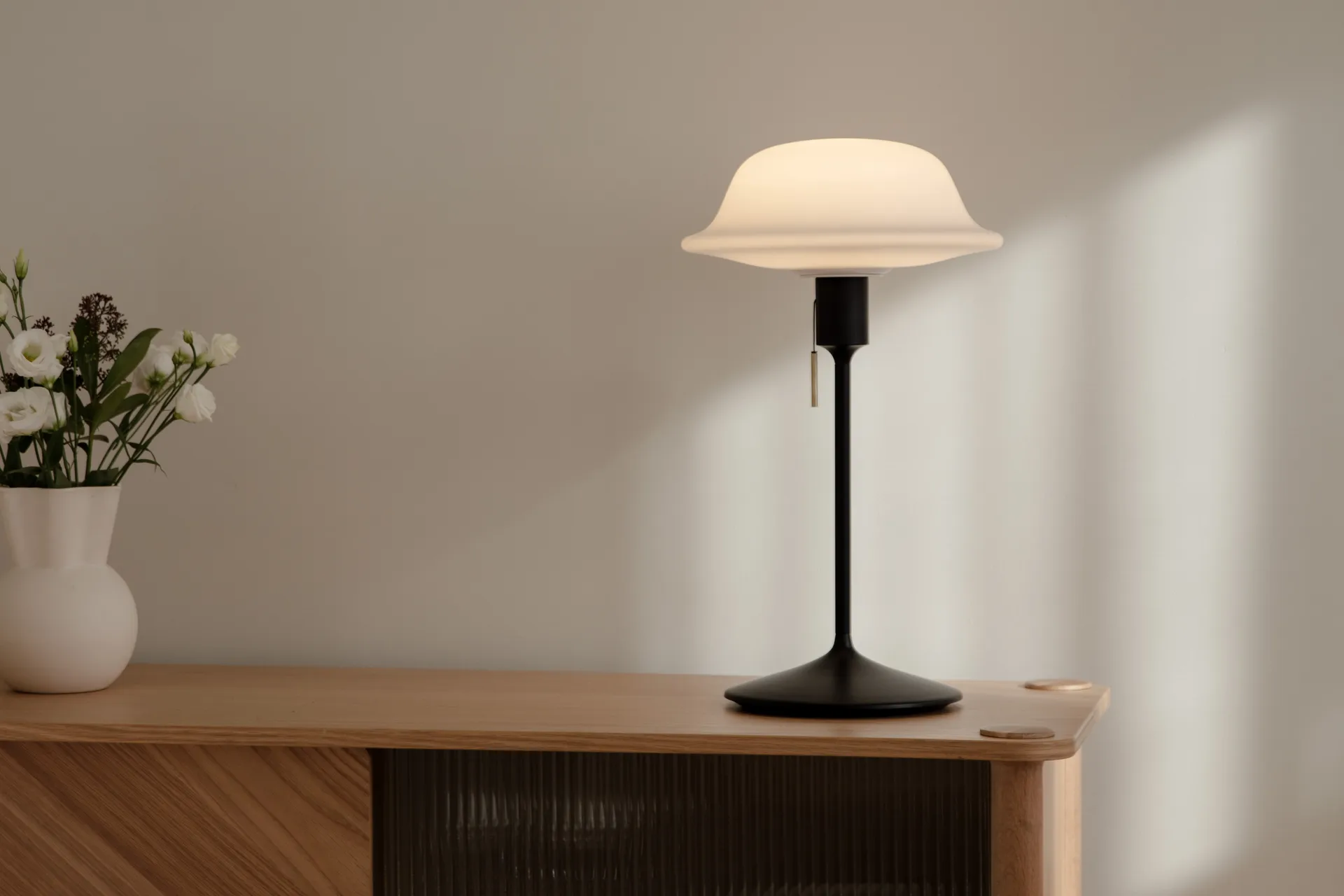 Butler table lamp, White-Black Umage