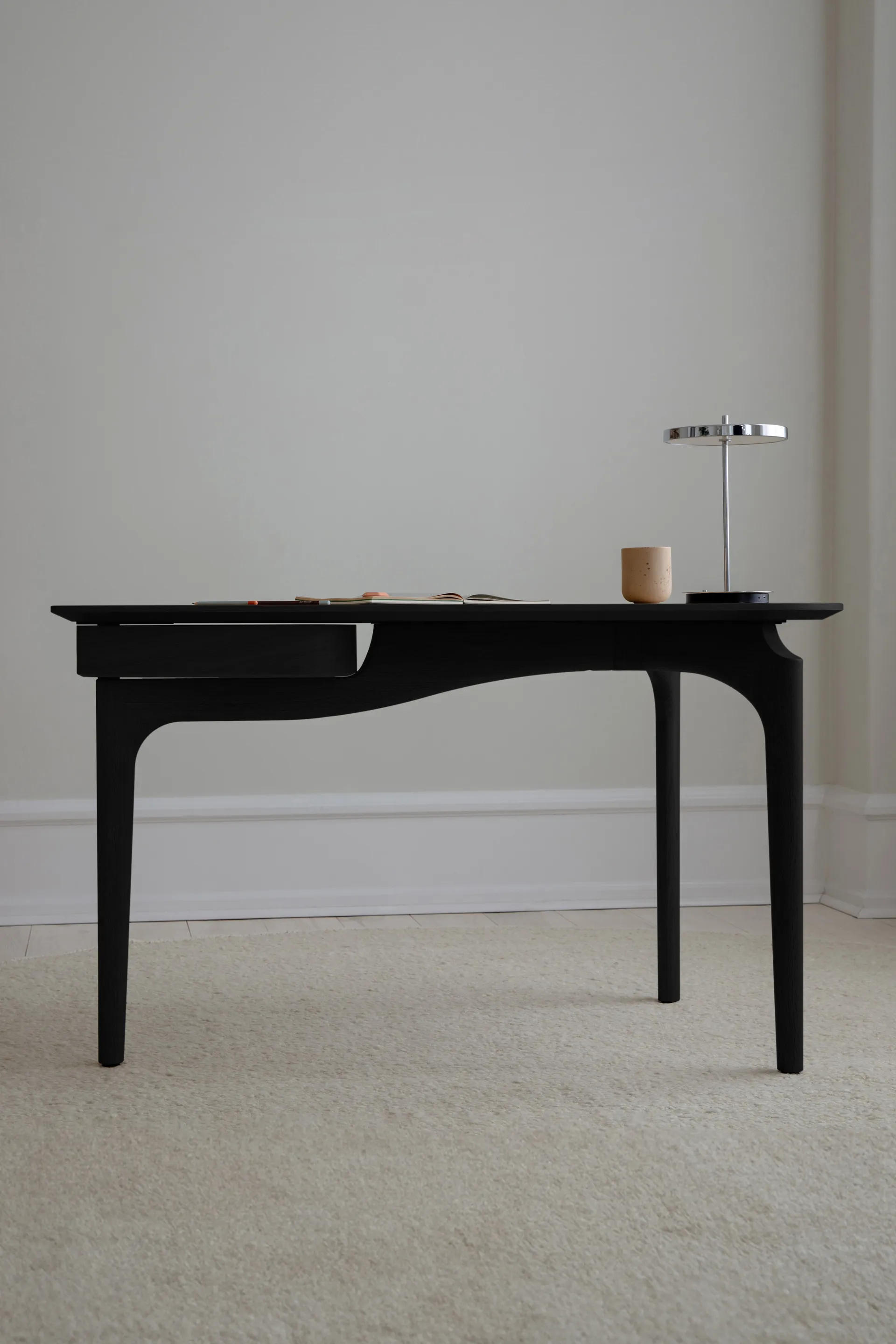 Duende desk 67.1x130 cm, Black oak Umage