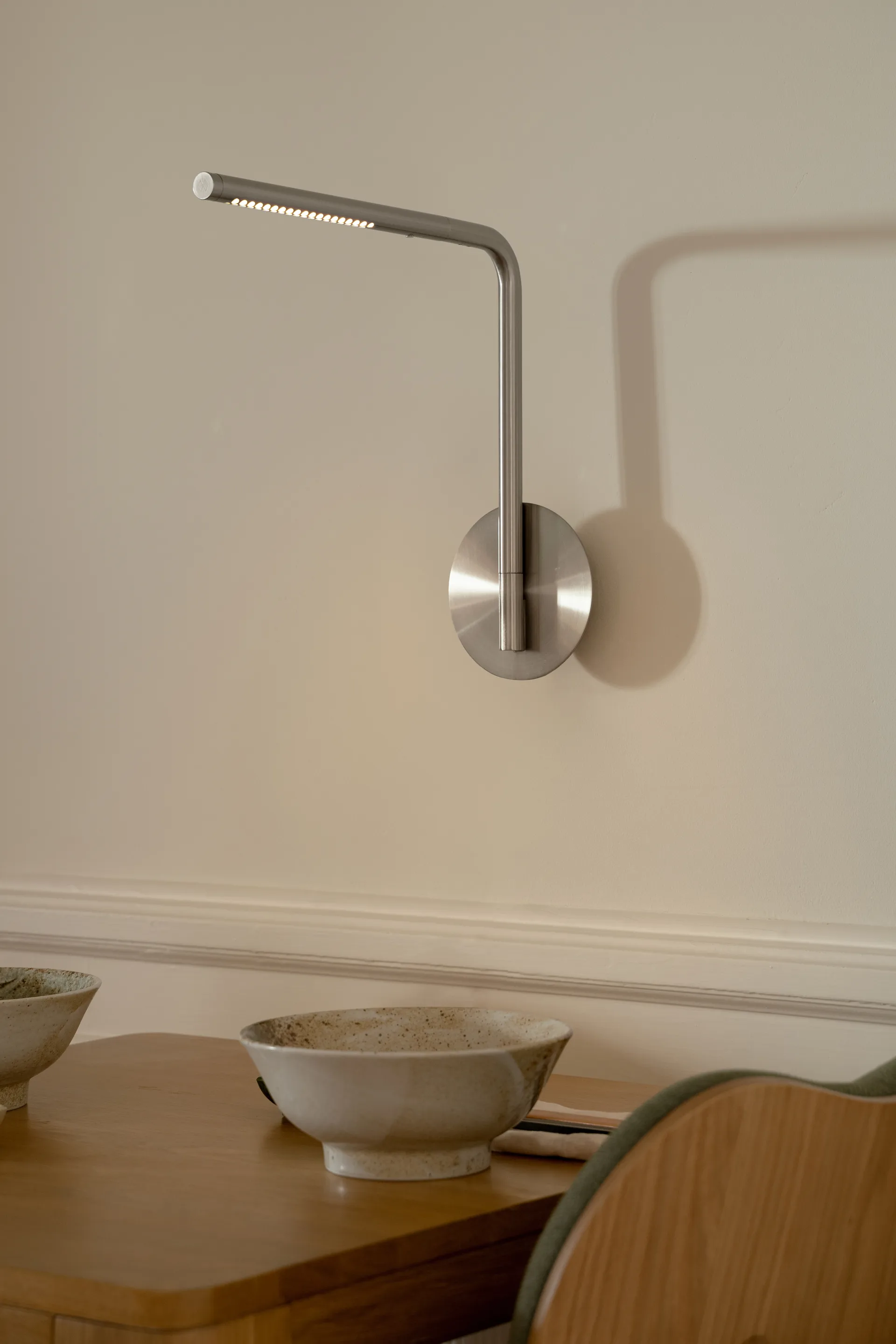 Omni Pivot wall lamp, Steel Umage