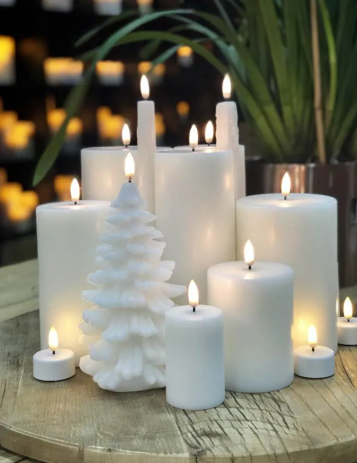 Uyuni LED Block candle white Ø7.8 cm, 10.1 cm Uyuni Lighting