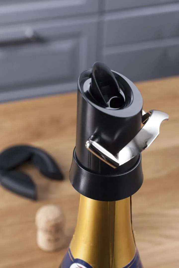 Vacuvin champagne stopper and pourer, Black Vacuvin