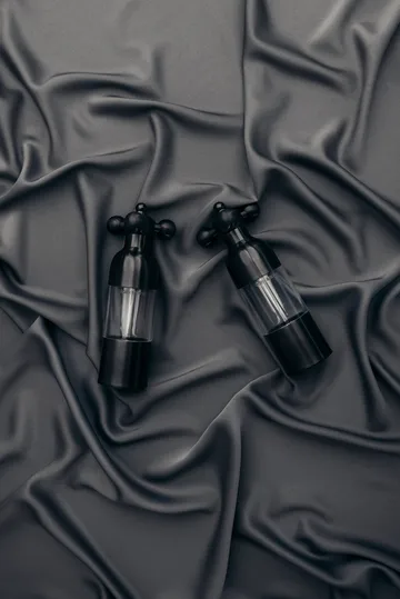 Axia salt- and pepper mill set - Matt black - Vargen & Thor