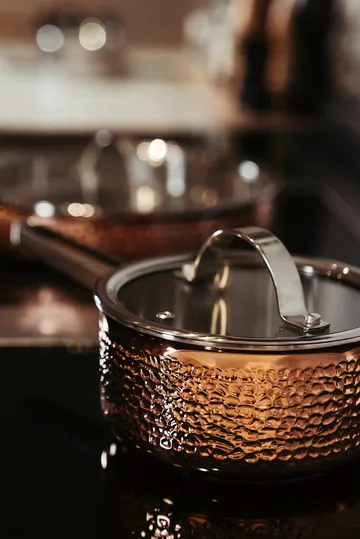 Mjölner hammered copper saucepan with lid - Vera. 1.6 L - Vargen & Thor