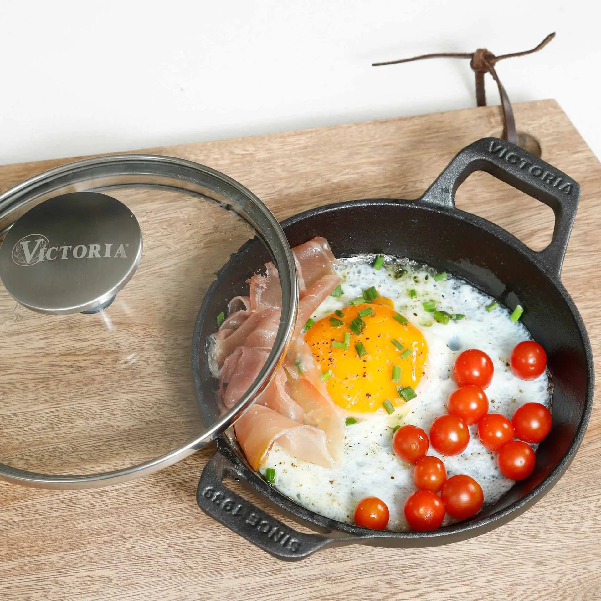 Mini round casserole with glass lid enamelled cast iron, Ø14 cm Victoria