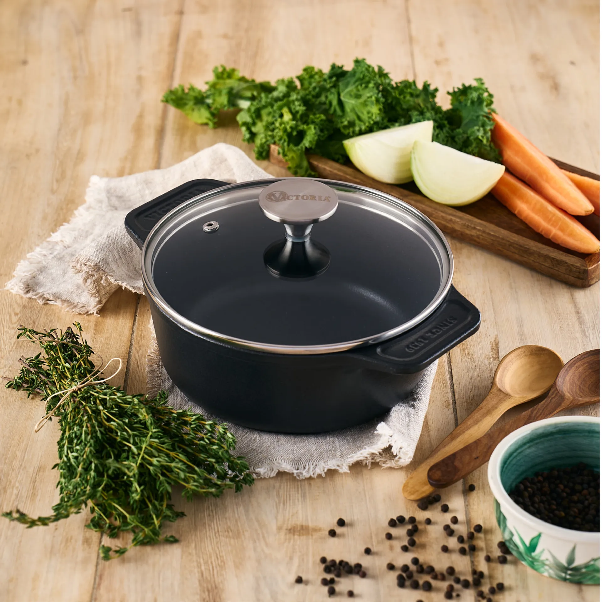 Victoria cast iron casserole with glass lid, enamelled, 1.9 l Victoria